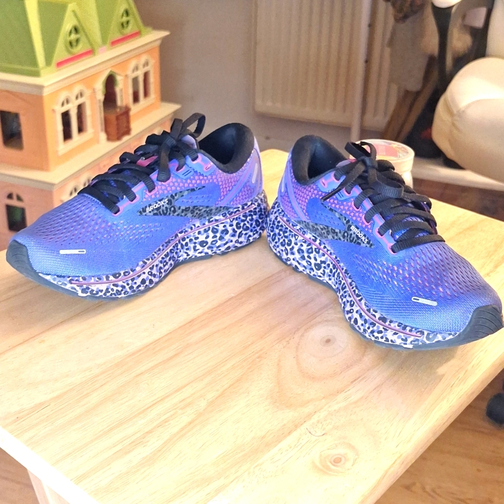 Brooks Blue and Purple Leopard-Print Women's Running Shoes - Picture 6 of 11